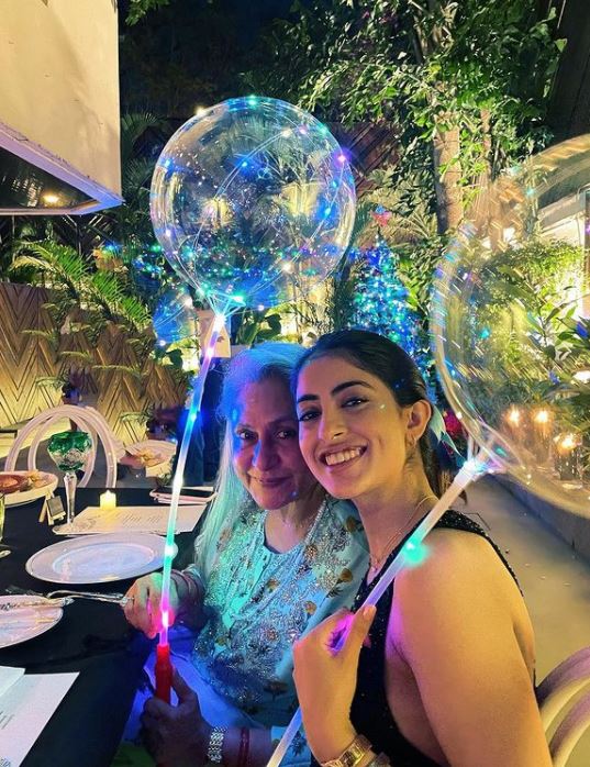  Navya Naveli Nanda with Jaya Bachchan