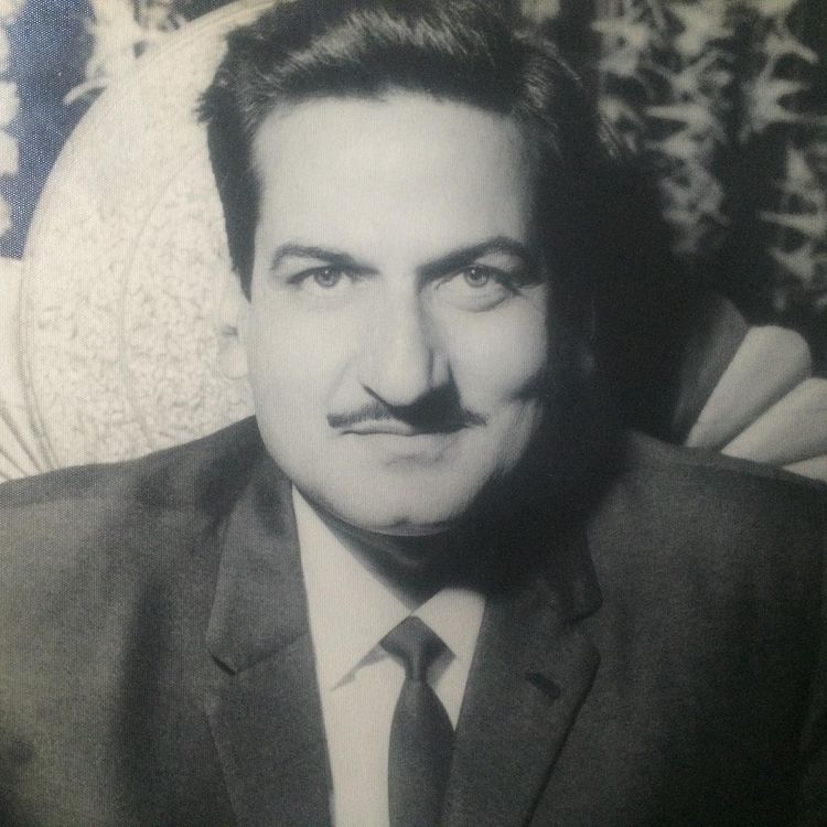 Raveena Tandon's Priceless Photos With Ravi Tandon On His Birthday