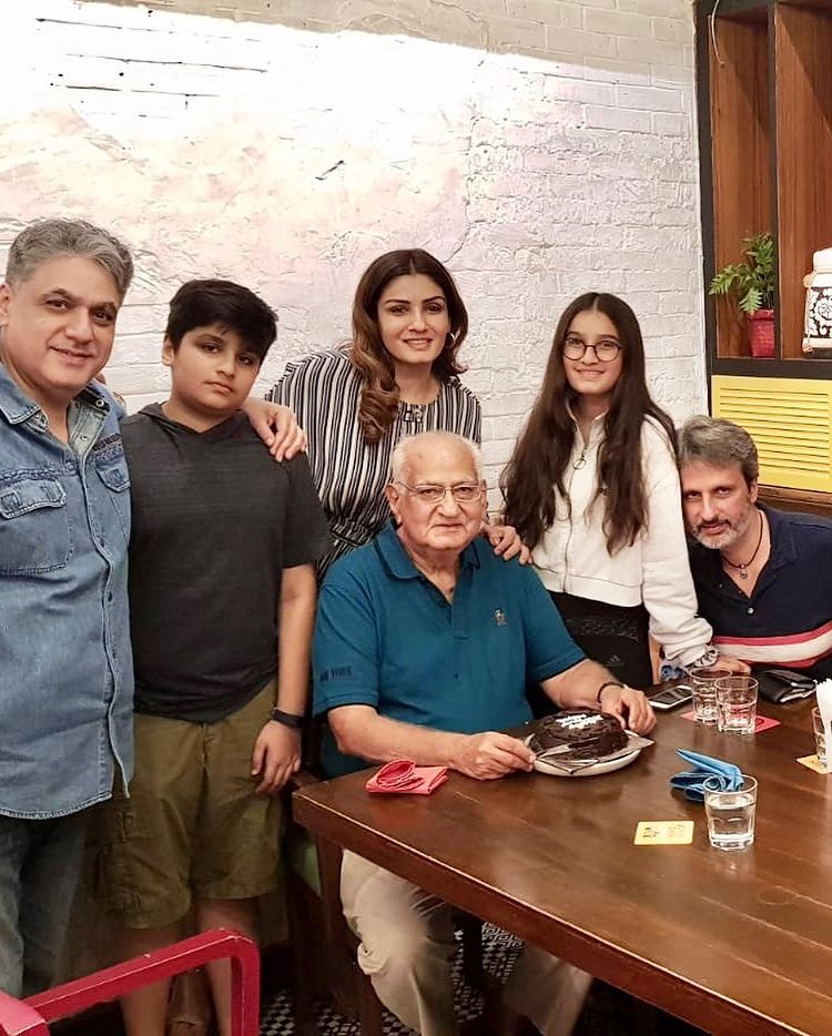 Ravi Tandon, Raveena Tandon, Anil Thadani, Ranbirvardhan Thadani and Rasha Thadani