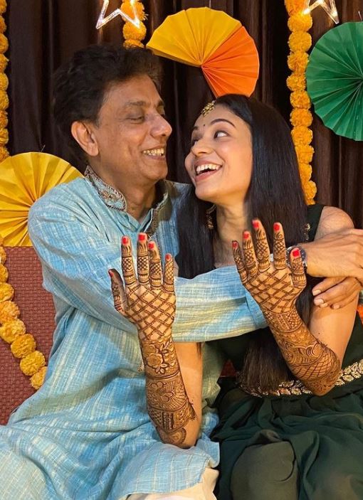 Anjali Barot mehendi