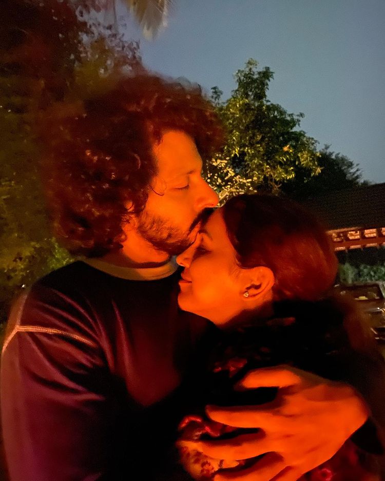 Neeti Mohan and Nihaar Pandya