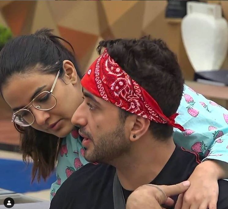 Jasmin Bhasin and Aly Goni