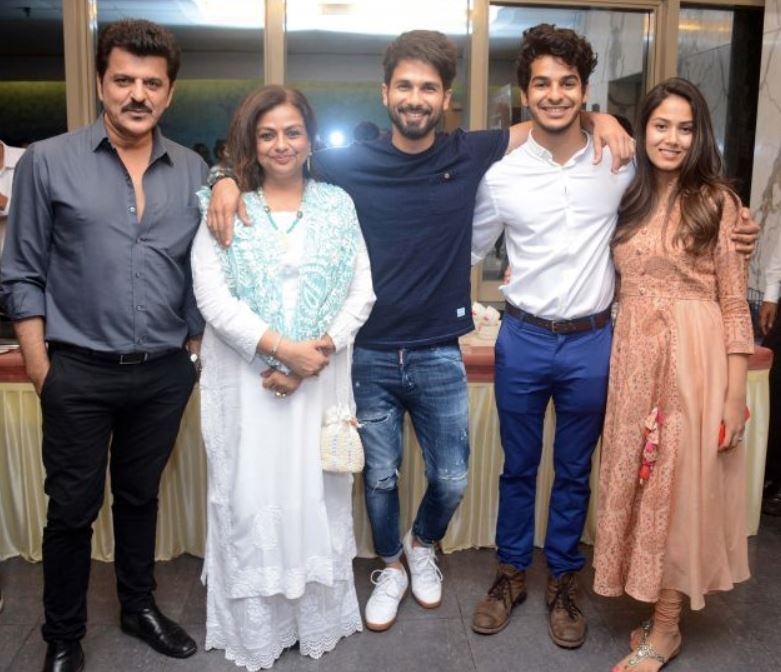 Shahid Kapoor with family