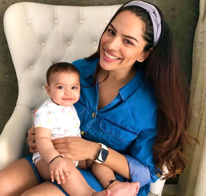 Shikha Singh with her daughter