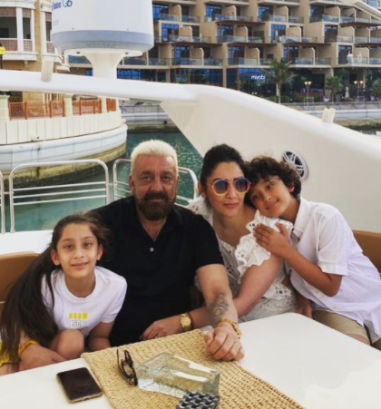Maanayata Dutt Shares An Adorable Family Picture With Hubby, Sanjay ...