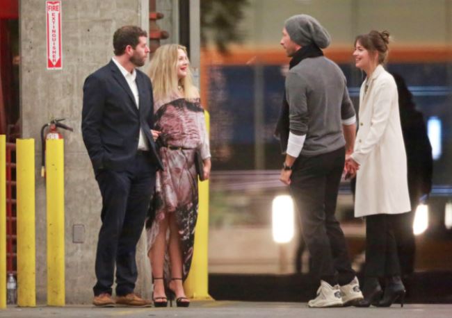 Coldplay Singer Chris Martin Birthday Relationship Dakota Johnson Gwyneth Wife