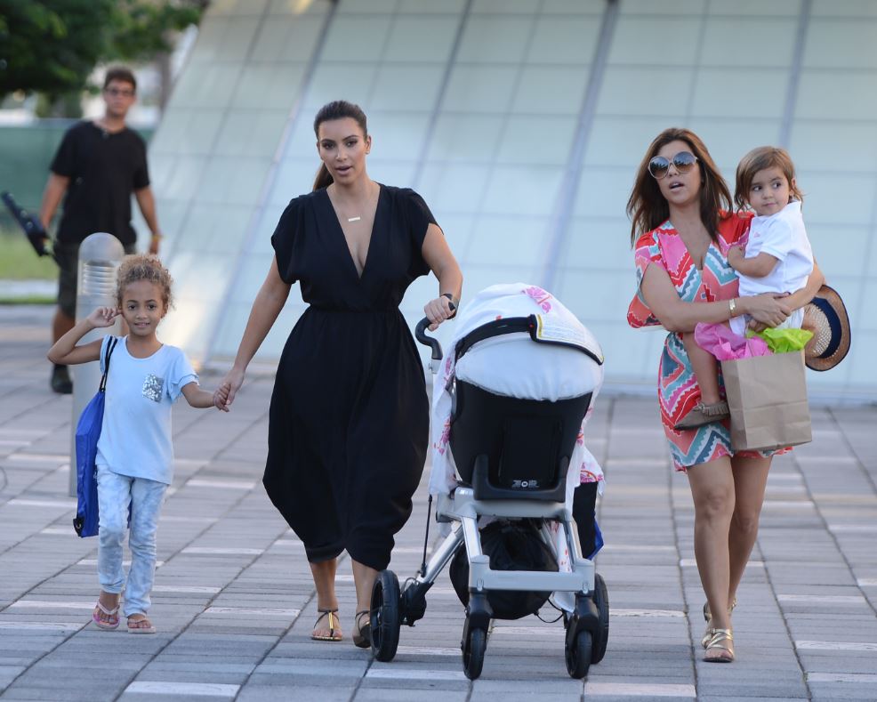 Kourtney and Kim Kardashian