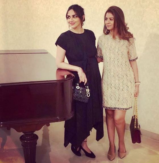 Bollywood actress, Esha Deol wished her brother-in-law, Devesh Takhtani and his wife, Astha Takhtani on their wedding anniversary with a stunning picture from their 'mehendi' ceremony. Take a look!