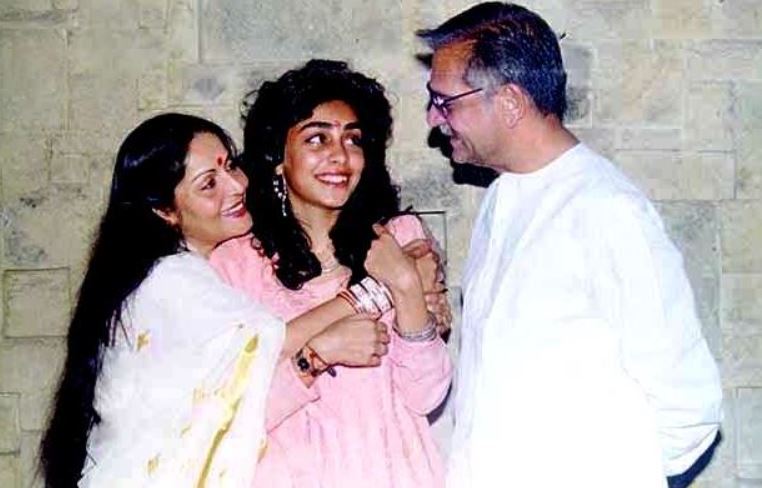 Rakhee and Gulzar family