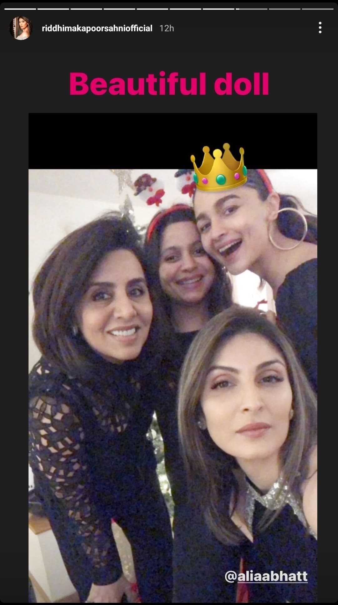 Neetu Kapoor, Alia Bhatt, Shaheen Bhatt and Riddhima Kapoor Sahni