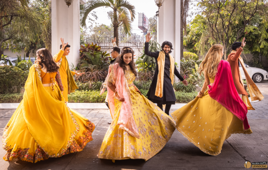 Sneha Singhi, Bride Who Drive At Her Vidaai