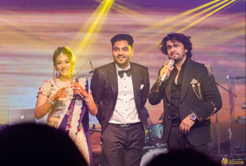 Sneha Singhi, Bride Who Drive At Her Vidaai