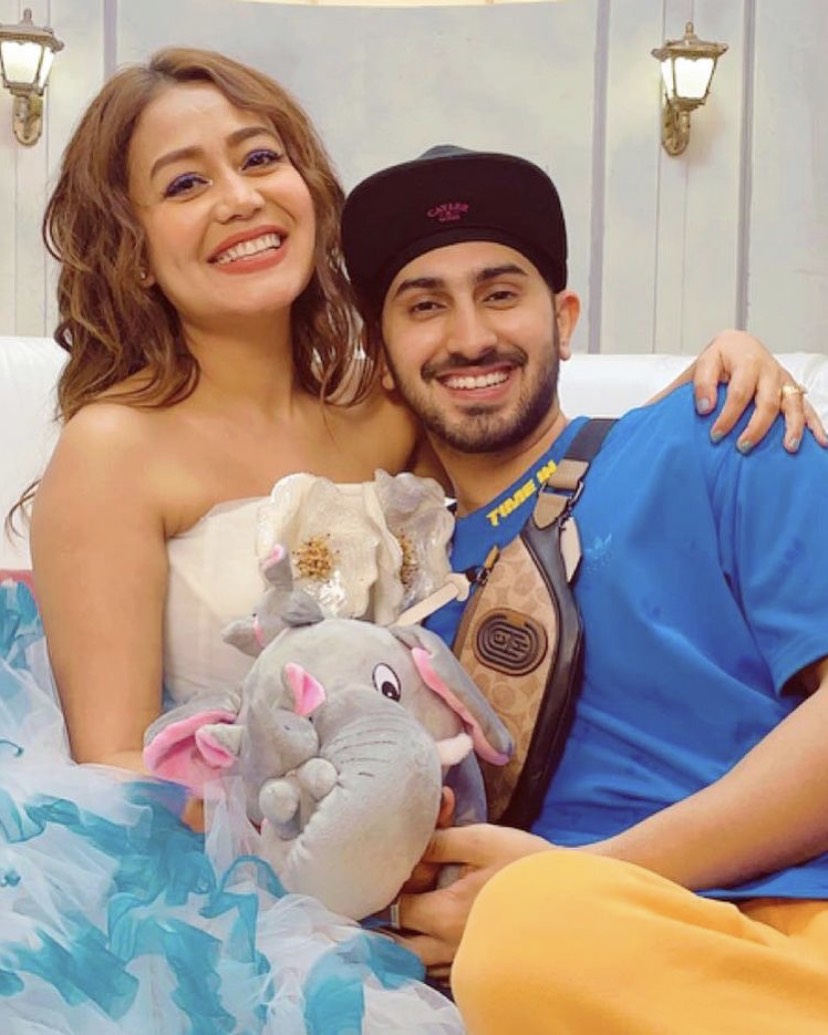 Rohanpreet Singh Showers Love On Neha Kakkar