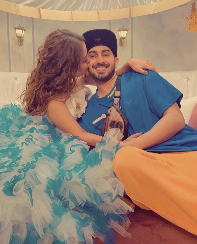 Rohanpreet Singh Showers Love On Neha Kakkar