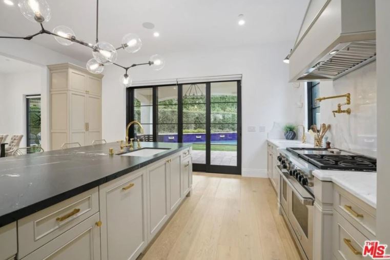 Serena Williams Selling Beverly Hills Mansion For $7.5M