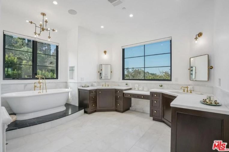 Serena Williams Selling Beverly Hills Mansion For $7.5M