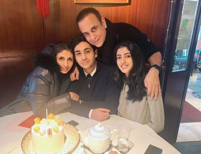 Navya Naveli Nanda with her family