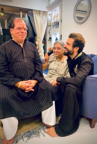 Rithvik Dhanjani Parents 