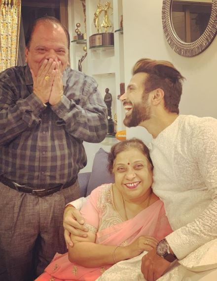 Rithvik Dhanjani Parents 