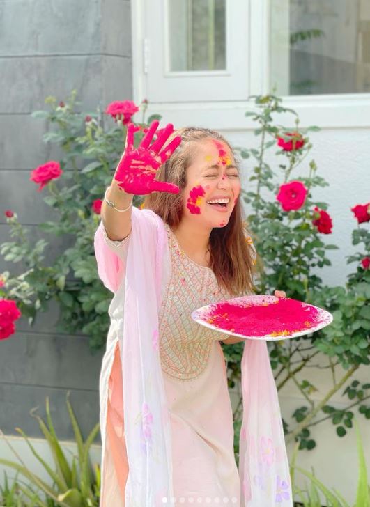 Neha Kakkar Holi celebrations