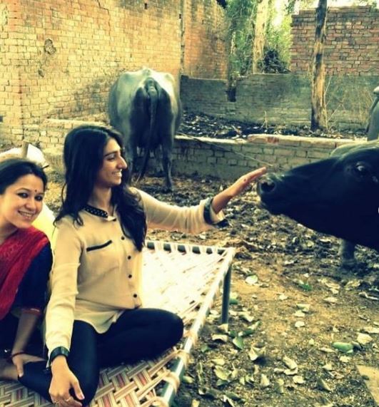 Mohena Kumari Singh bhabhi Vasundhra