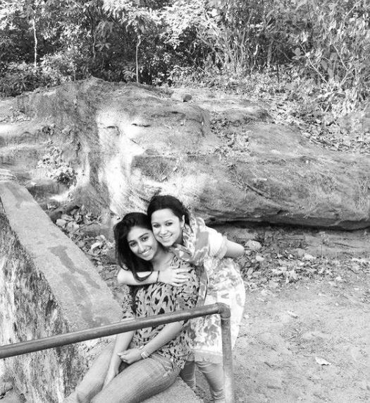 Mohena Kumari Singh bhabhi Vasundhra