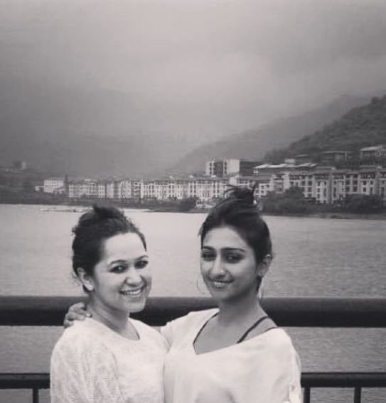 Mohena Kumari Singh bhabhi Vasundhra