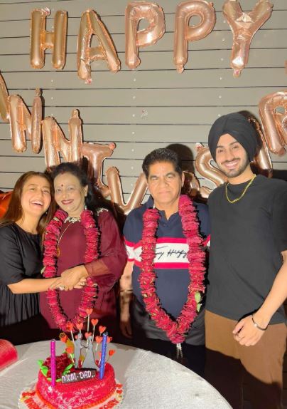 Neha Kakkar parents and husband Rohanpreet Singh 