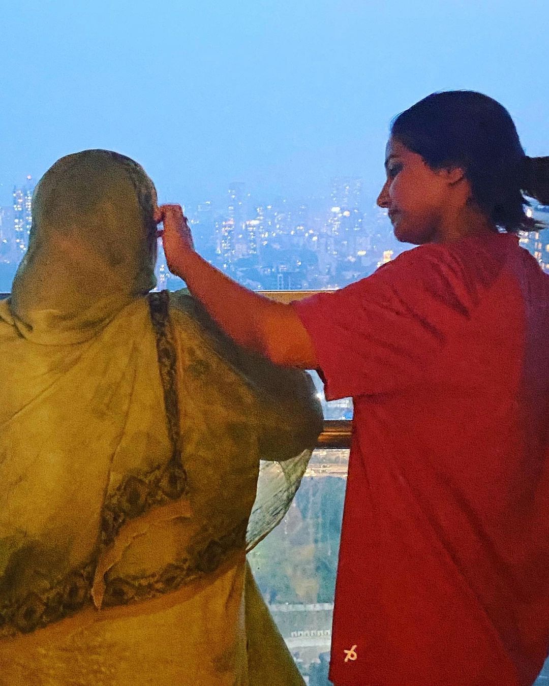 Hina Khan and her mother