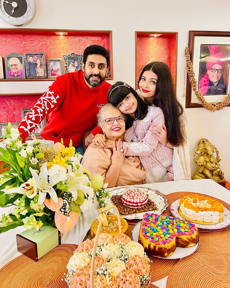 Brindya Rai, Abhishek Bachchan, Aishwarya Rai Bachchan and Aaradhya Bachchan