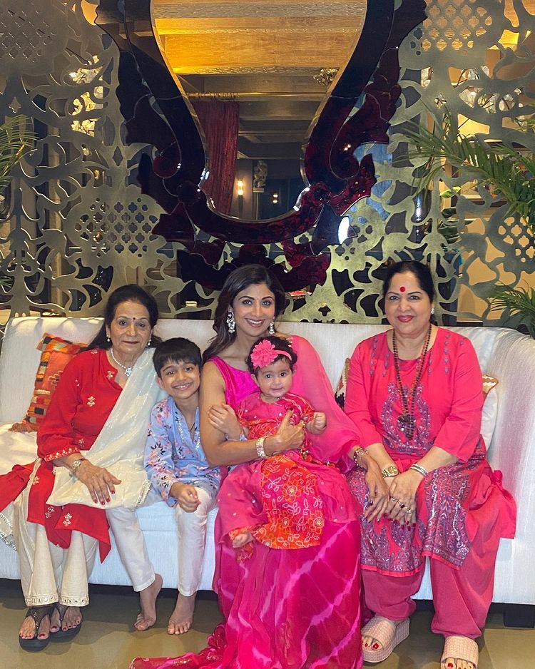 Shilpa Shetty Kundra, Sunanda Shetty, Usha Rani Kundra, Viaan Raj Kundra and Samisha Shetty Kundra