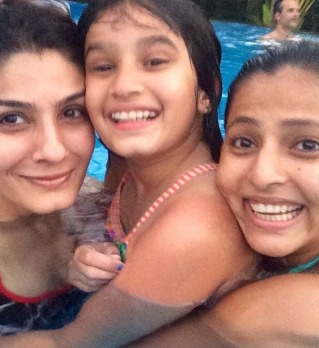 Raveena Tandon, Chaya Malaney and Rasha Thadani