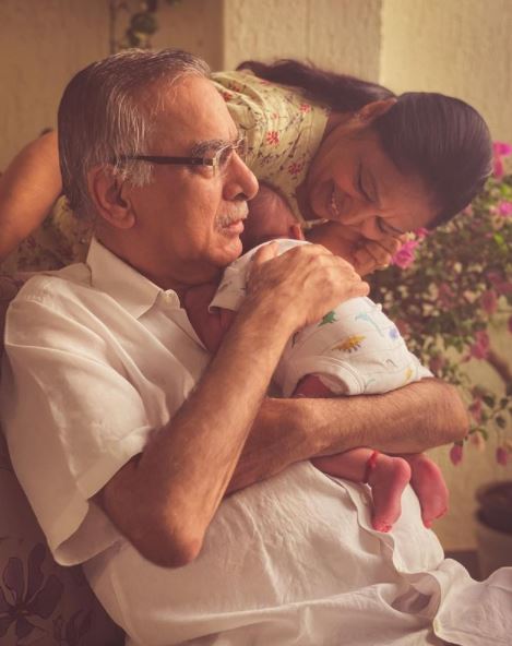 Mohit Malik son Ekbir with grandparents