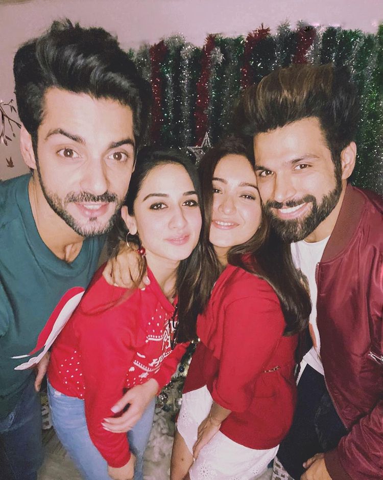 Rithvik Dhanjani and Asha Negi with their friends