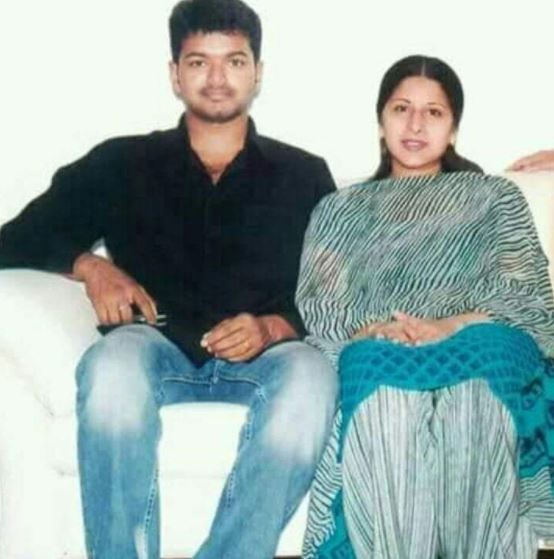 Actor Vijay with wife Sangeetha