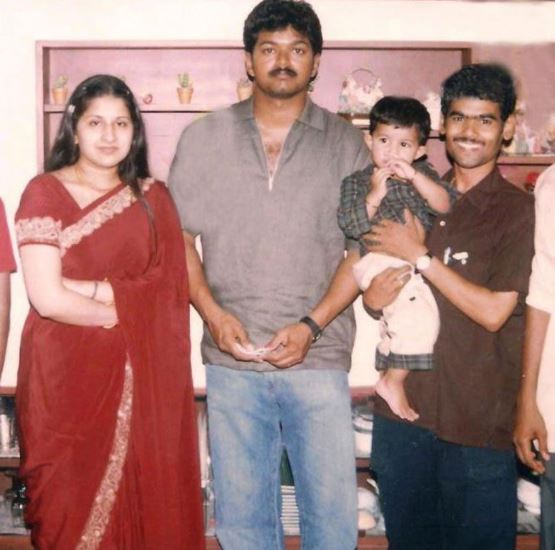 Actor Vijay with wife Sangeetha Sornalingam