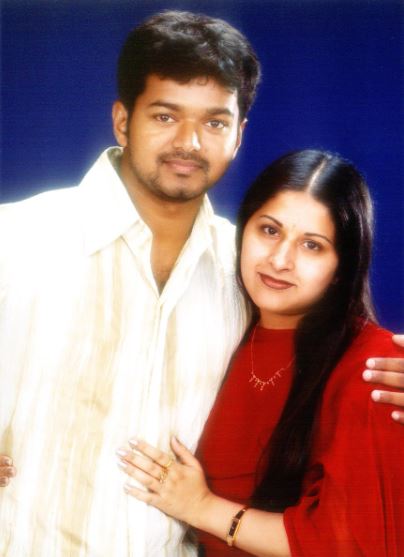 Actor Vijay with wife Sangeetha Sornalingam