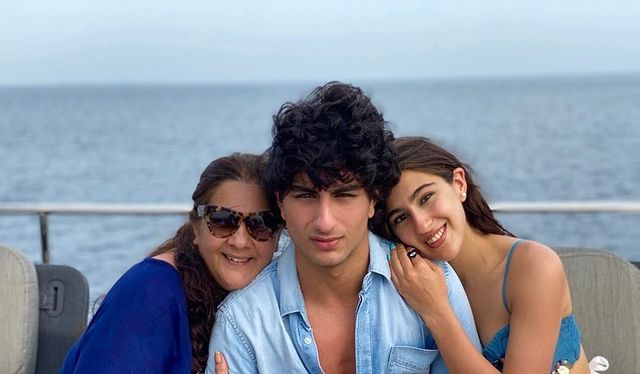 Amrita Singh, Sara Ali Khan and Ibrahim Ali Khan
