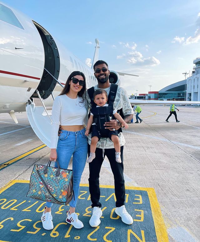 Hardik Pandya and family