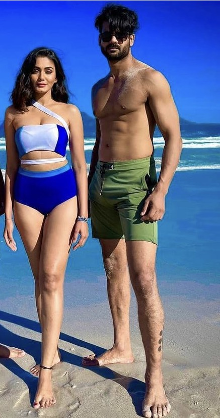 Sana Makbul Vishal Aditya Singh