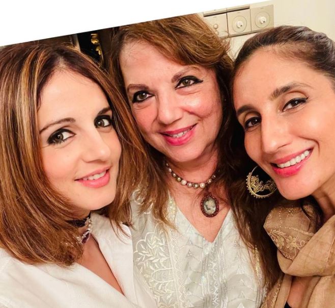 Zarine Katrak Khan and Sussanne Khan