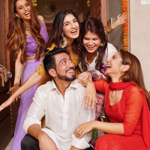 Shiny Doshi and Lavesh Khairajani Mehendi