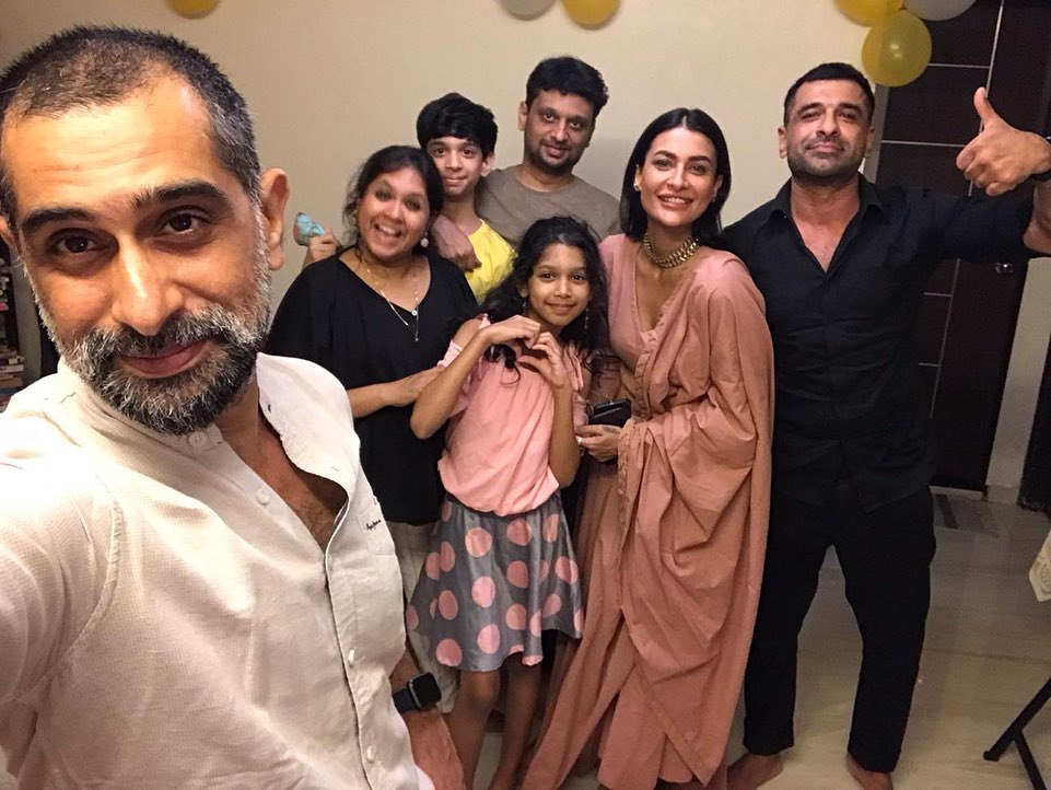 Eijaz Khan and family