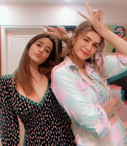 Kriti Sanon Nupur Sanon 