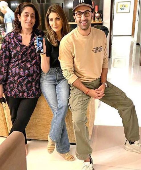 Riddhima Kapoor Sahni Raksha Bandhan Dinner Ranbir Kapoor