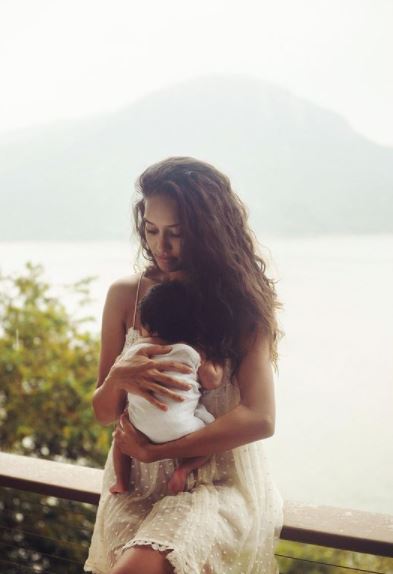 First pictures of Lisa Haydon's daughter