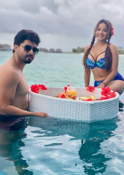 Monalisa Vikrant SIngh bikini maldives