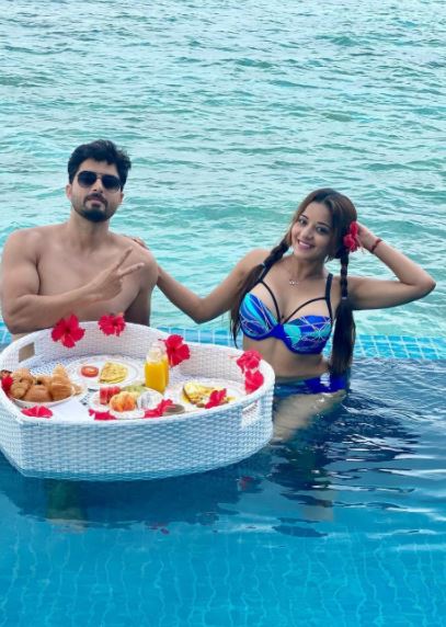 Monalisa Vikrant SIngh bikini maldives