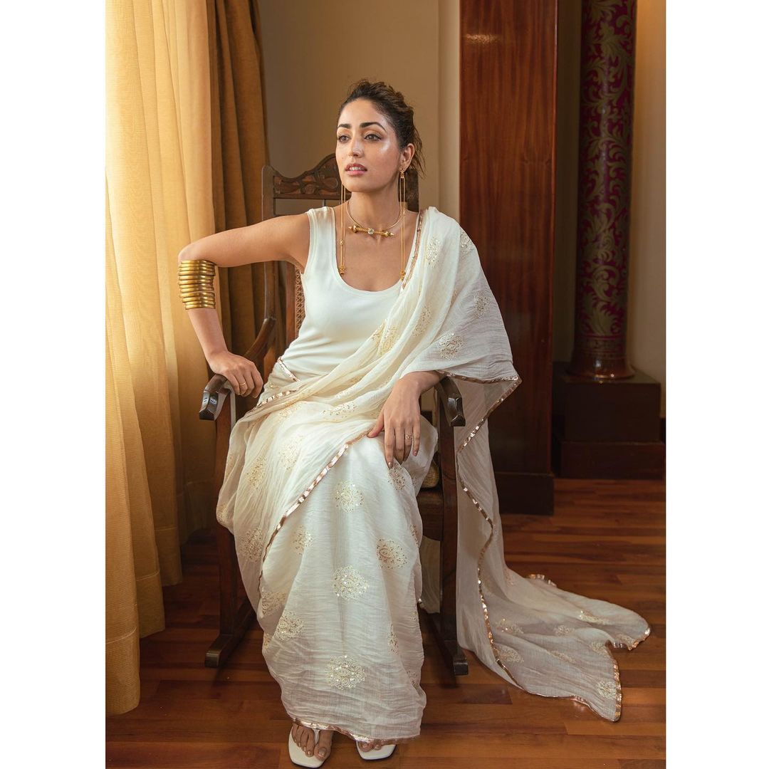 Yami Gautam Flaunts Her Traditional 'Aatheru' Earrings With A Saree For The Promotions Of Her Film