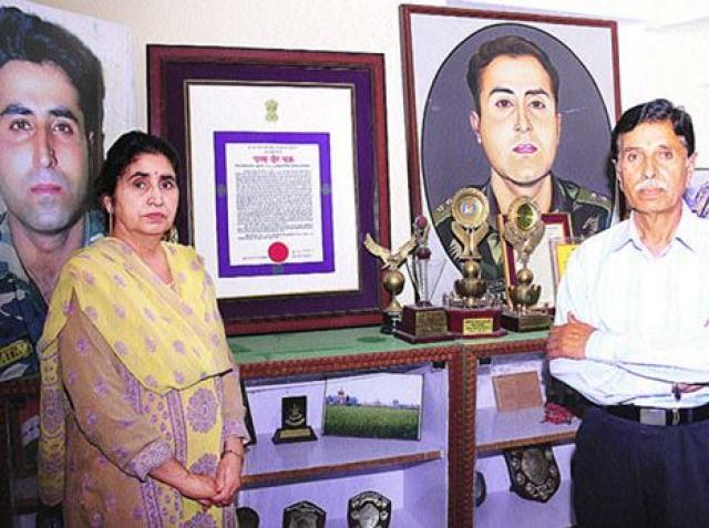 vikram batra parents